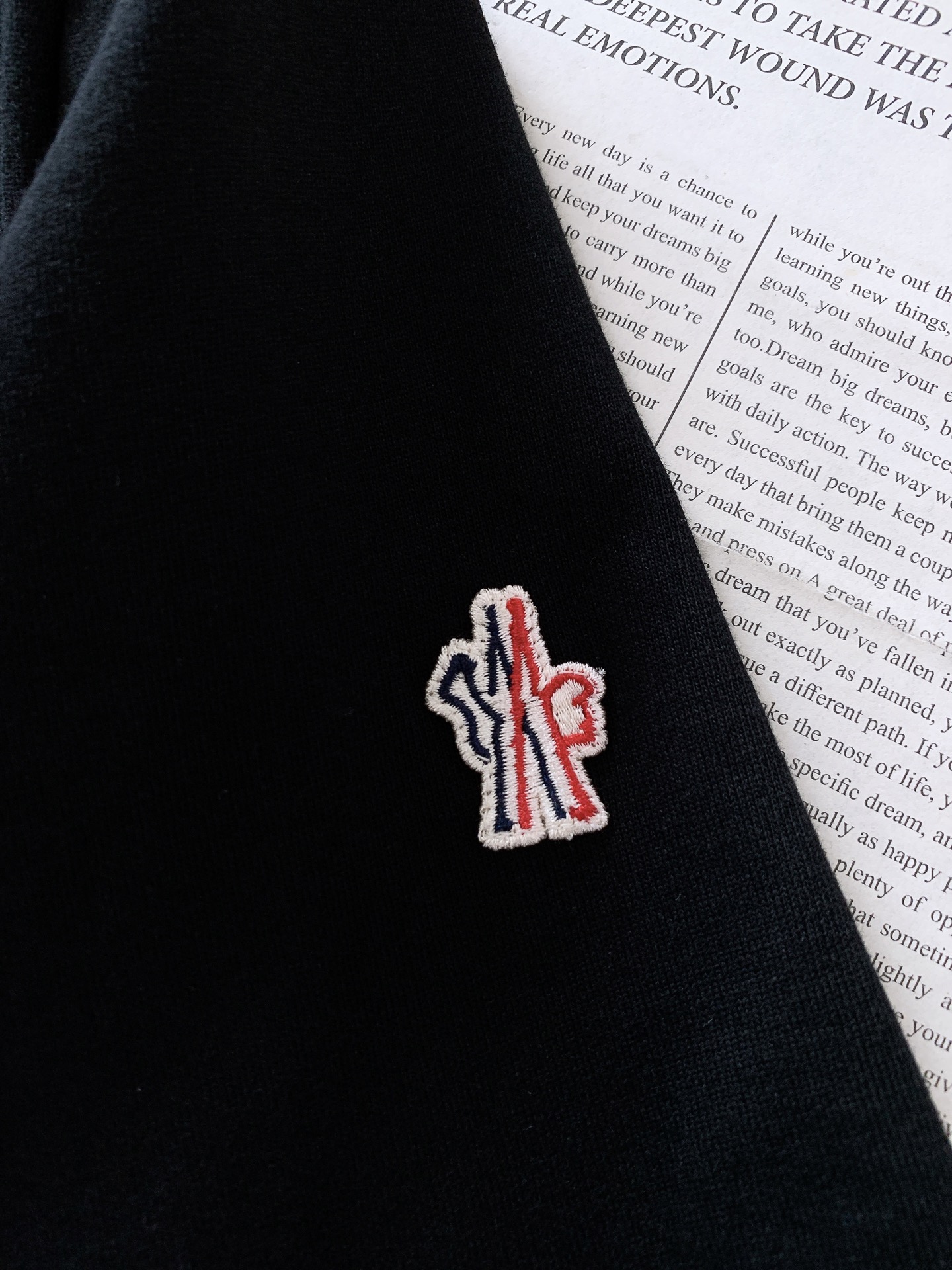 Moncler 蒙口 2026SS春夏新品Archive系列撞色领刺绣T恤双股精梳棉面料｜230g重磅质