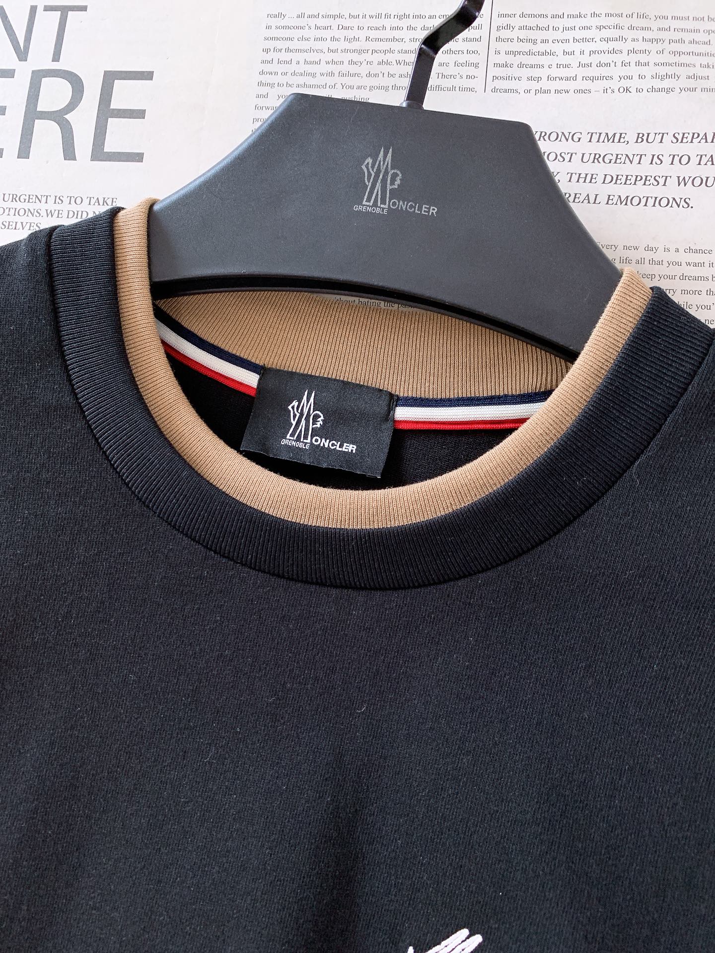 Moncler 蒙口 2026SS春夏新品Archive系列撞色领刺绣T恤双股精梳棉面料｜230g重磅质