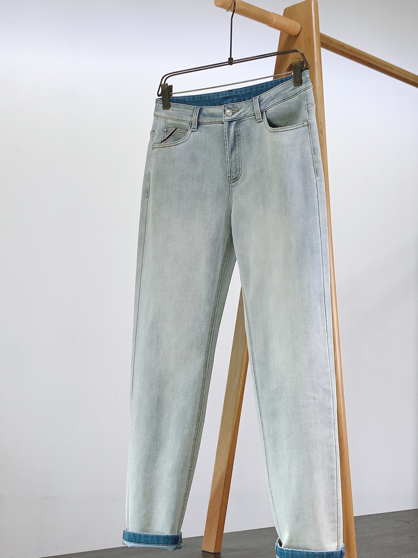 Dior Homme 迪奥·桀傲 2026SS春夏新品 绝美的浅色洗水。夏季柜台cd 26款涂鸦设计牛仔