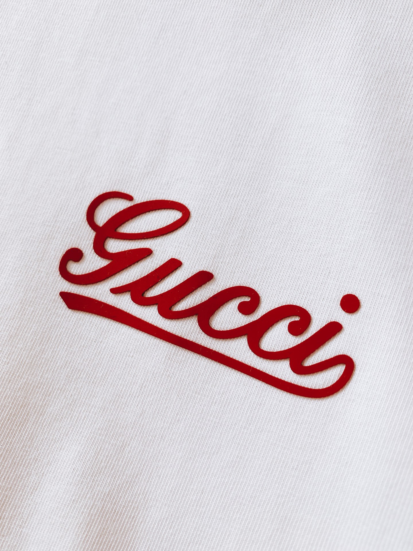 Gucci 古驰 2026SS春夏新品 复古手写体印花短袖👕高支精梳棉面料软糯透气，垂坠感绝了，上身亲肤