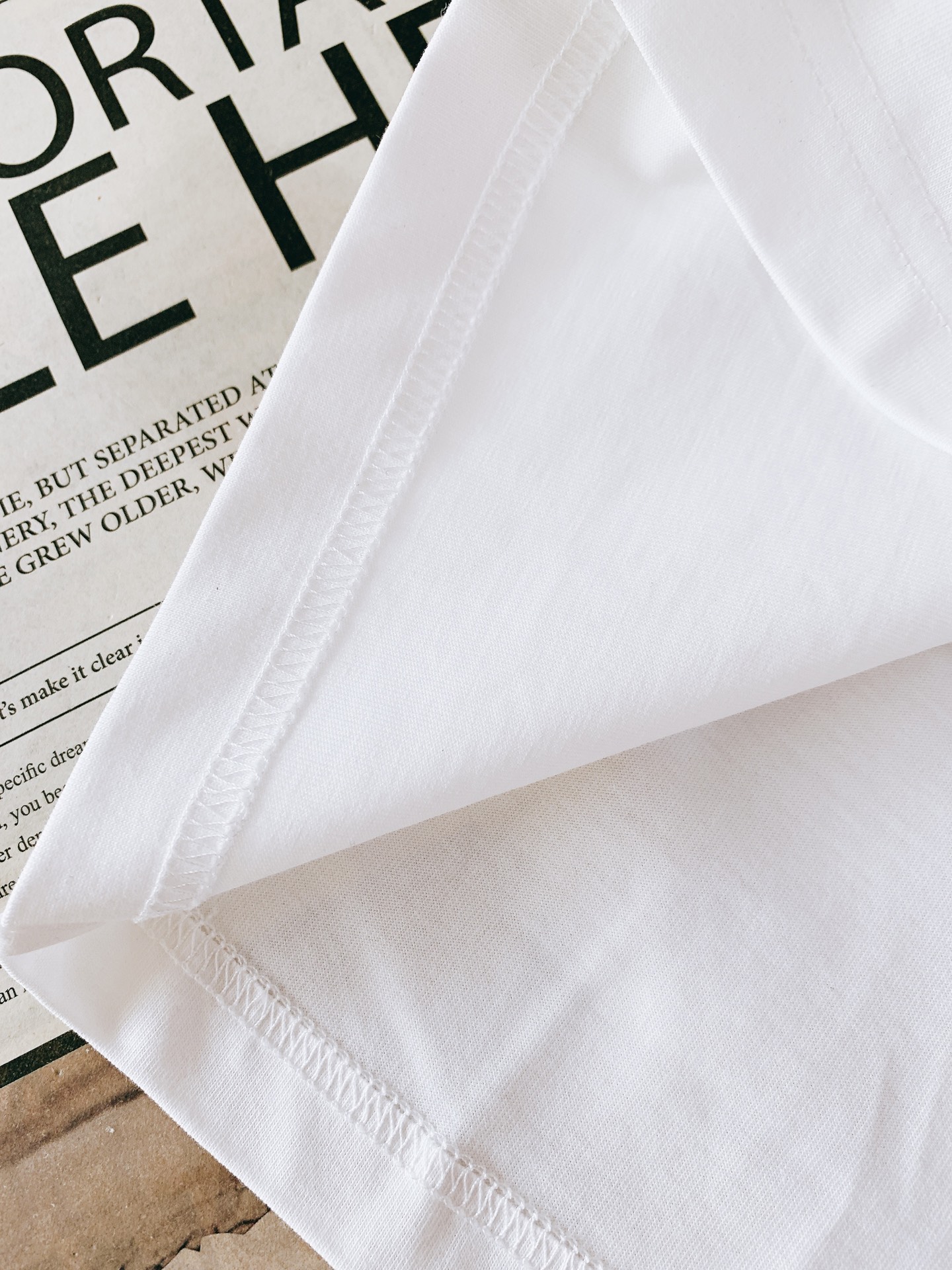Hermès 爱马仕 2026SS春夏新品 经典橙标皮革饰牌短袖👕高支精梳棉面料软糯透气，垂坠感绝了，上