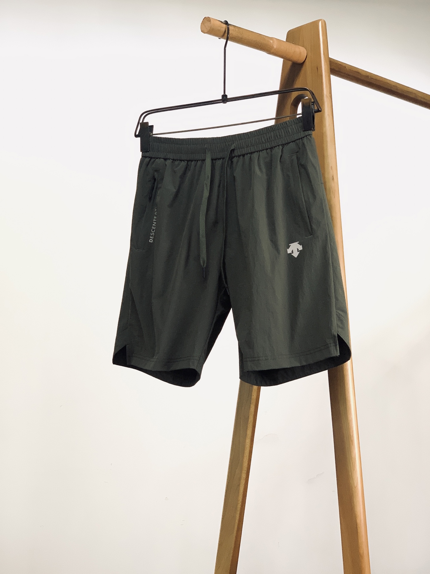 DESCENTE 迪桑特 2026SS春夏新品 轻量速干运动短裤🩳专业级速干面料，轻盈透气还防泼，日常打