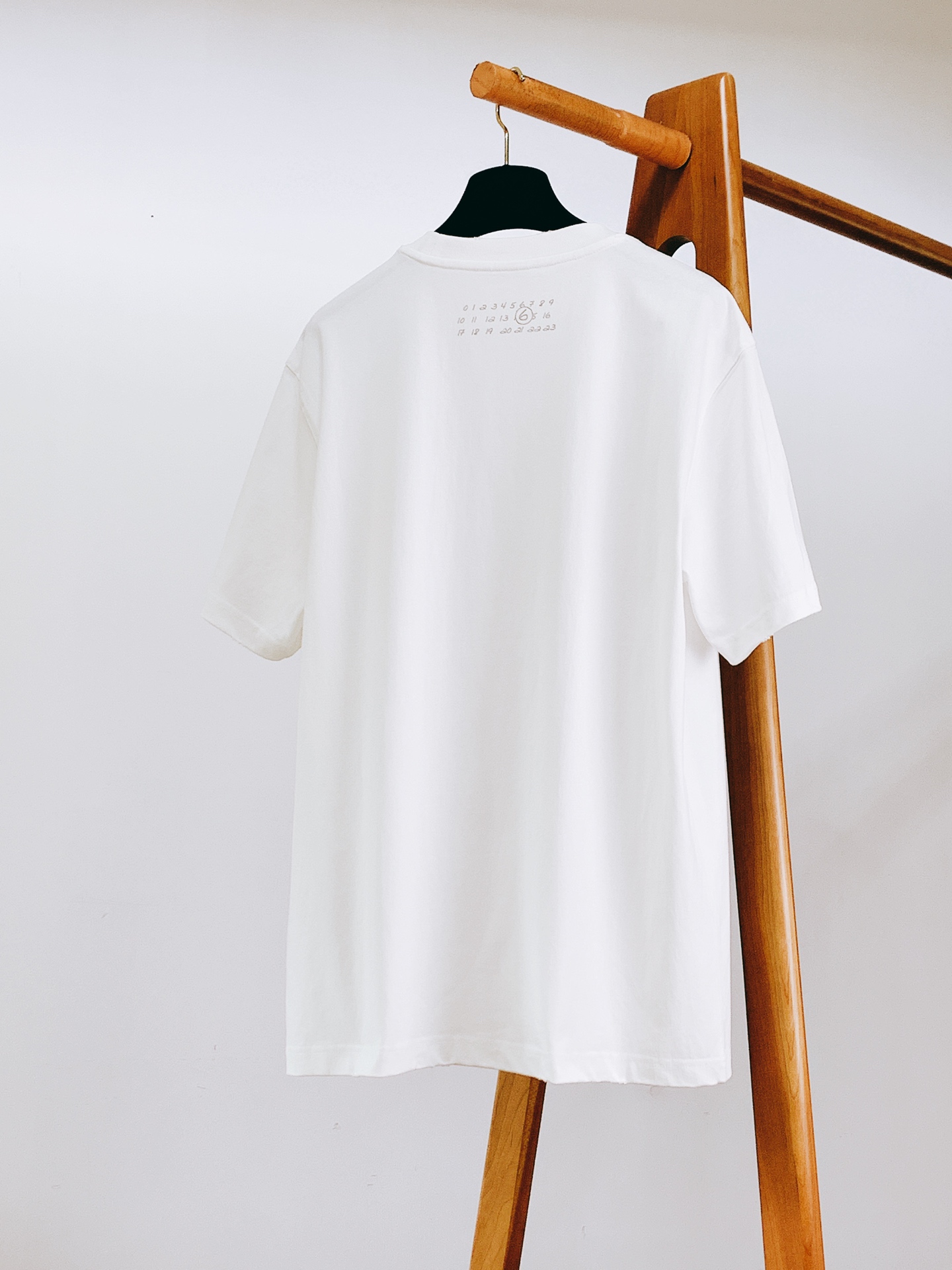 Maison Margiela MM6 马丁马吉拉 2026SS春夏新品数字涂鸦发泡T恤👕重磅纯棉面料，