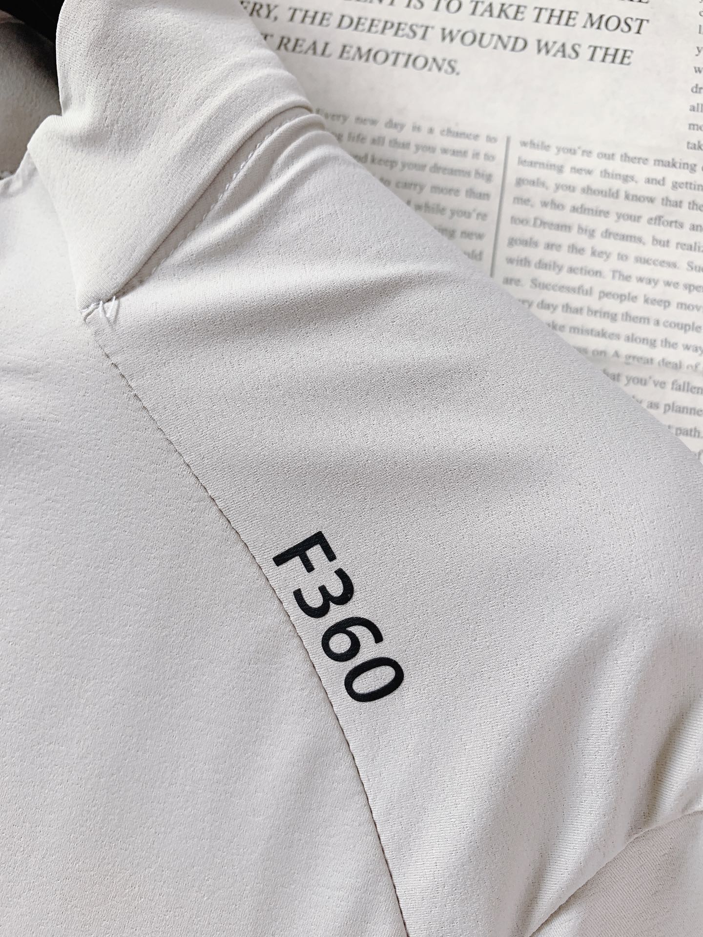 DESCENTE 迪桑特 2026SS春夏新品 F360系列半拉链速干T恤👕专业运动面料，顺滑透气还速干