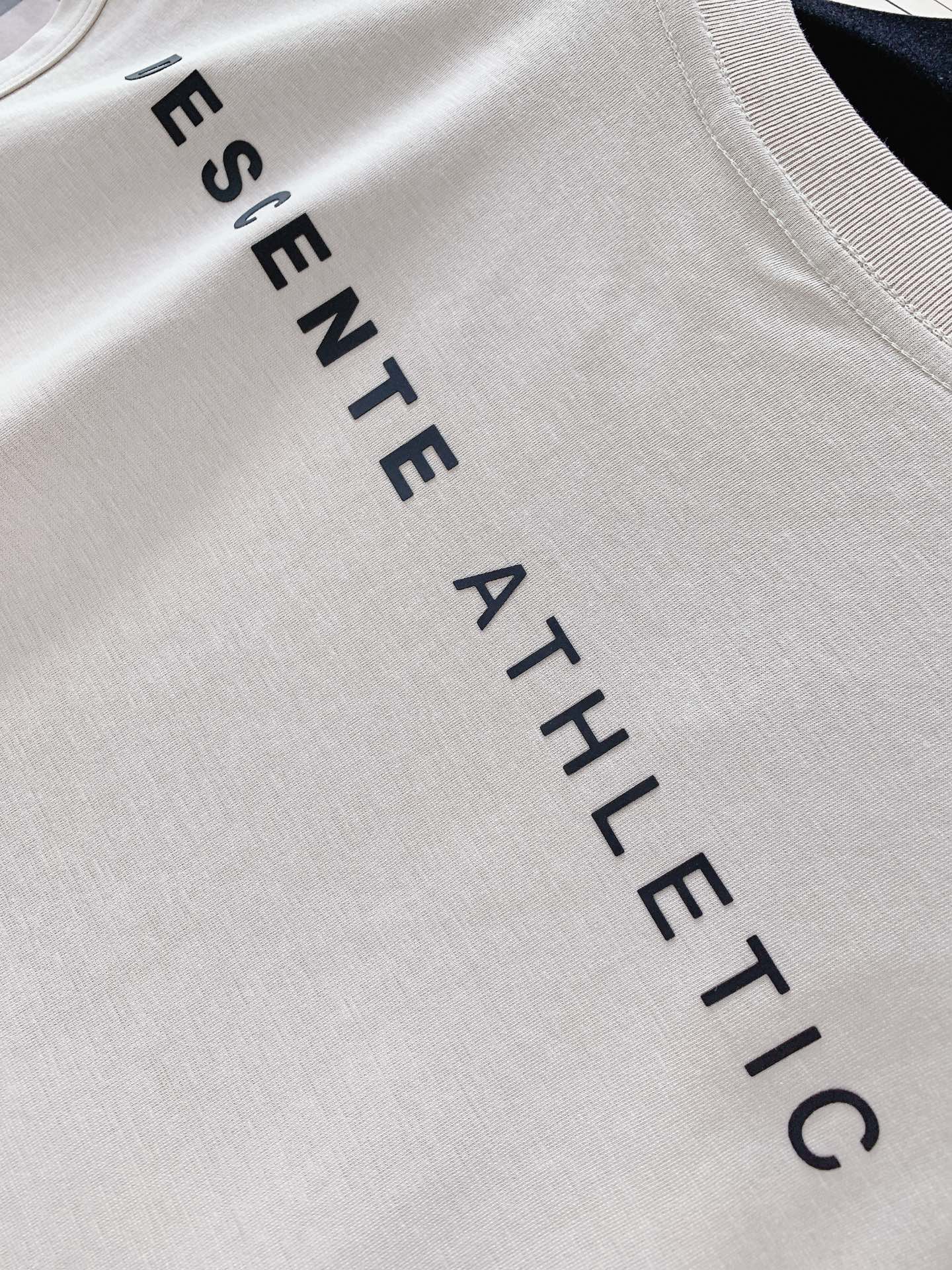 DESCENTE 迪桑特 2026SS春夏新品 休闲无袖背心🎽高支丝光长绒棉面料，顺滑透气又抗皱，上身挺