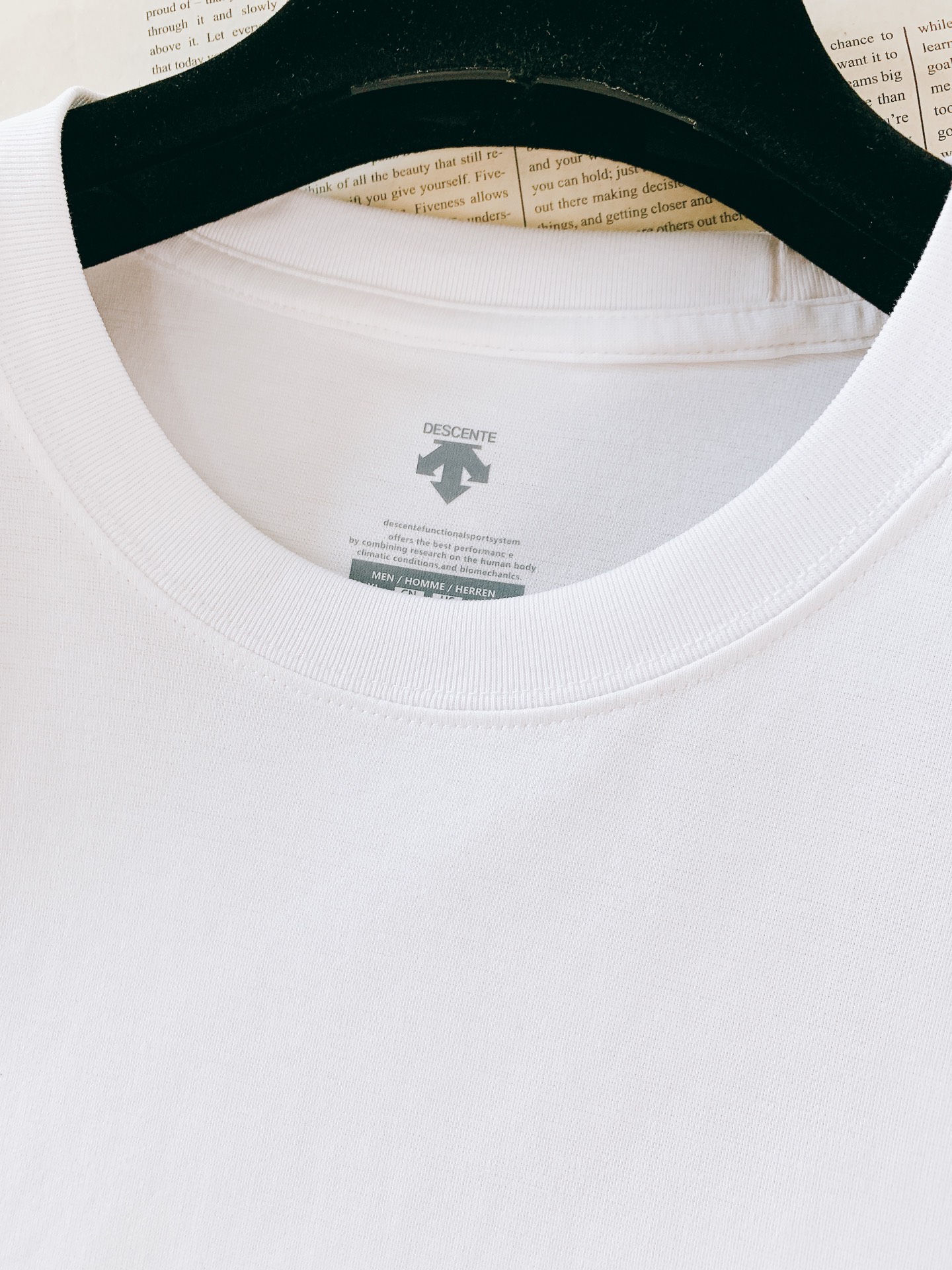 DESCENTE 迪桑特 2026SS春夏新品 休闲无袖背心🎽高支丝光长绒棉面料，顺滑透气又抗皱，上身挺