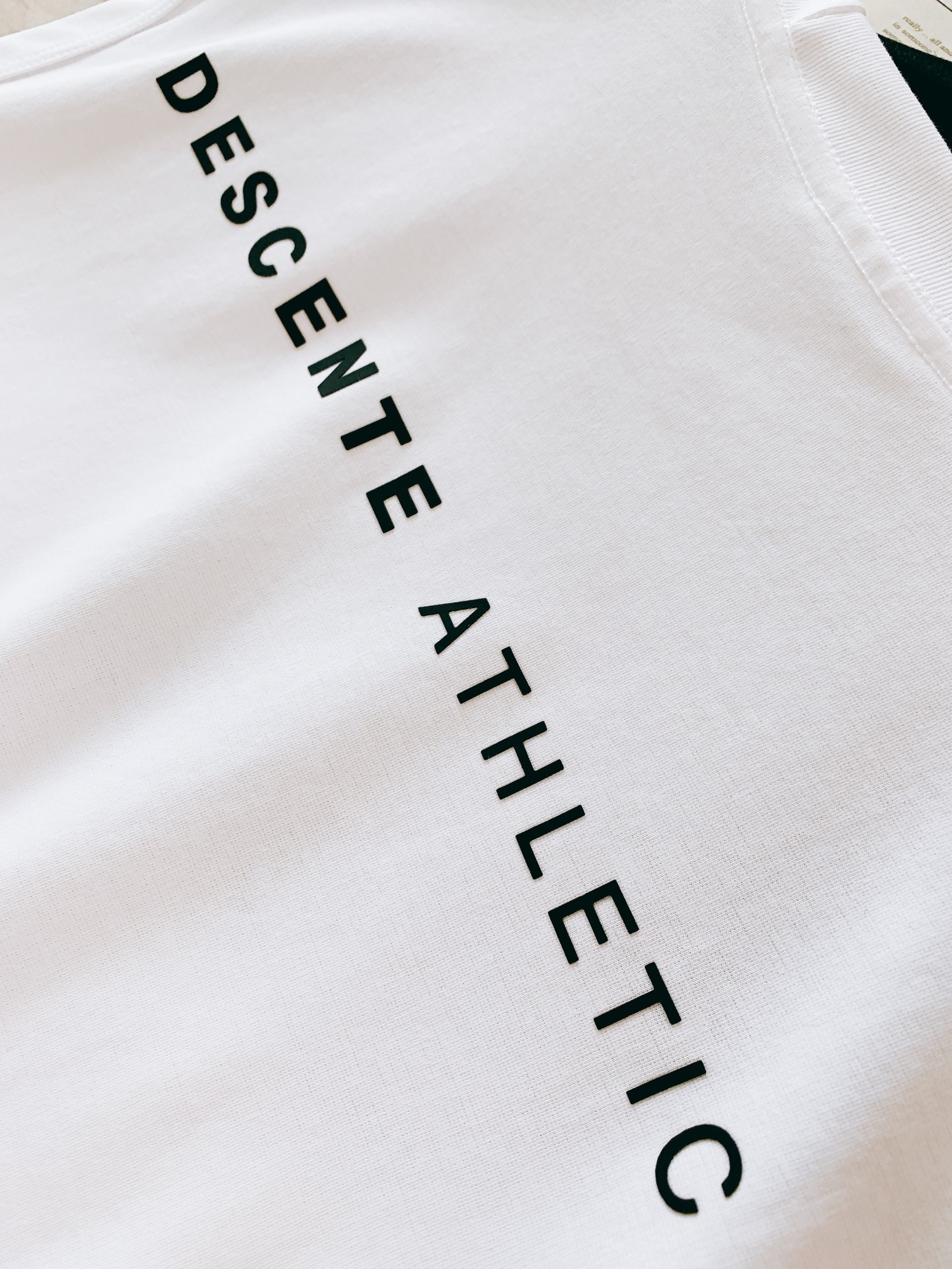 DESCENTE 迪桑特 2026SS春夏新品 休闲无袖背心🎽高支丝光长绒棉面料，顺滑透气又抗皱，上身挺