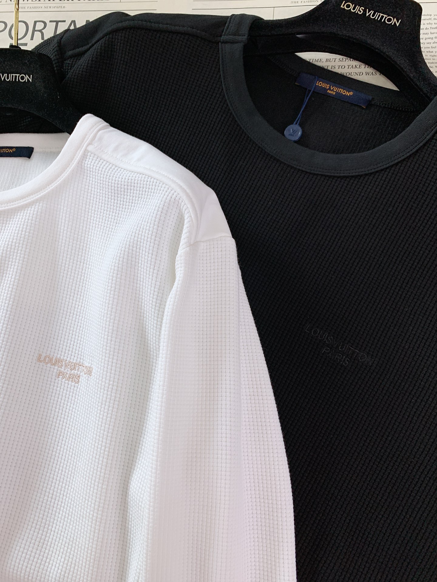 LouisVuitton 路易威登 华夫格长袖T恤精选高克重定织华夫格针织面料，立体肌理饱满清晰，上手软
