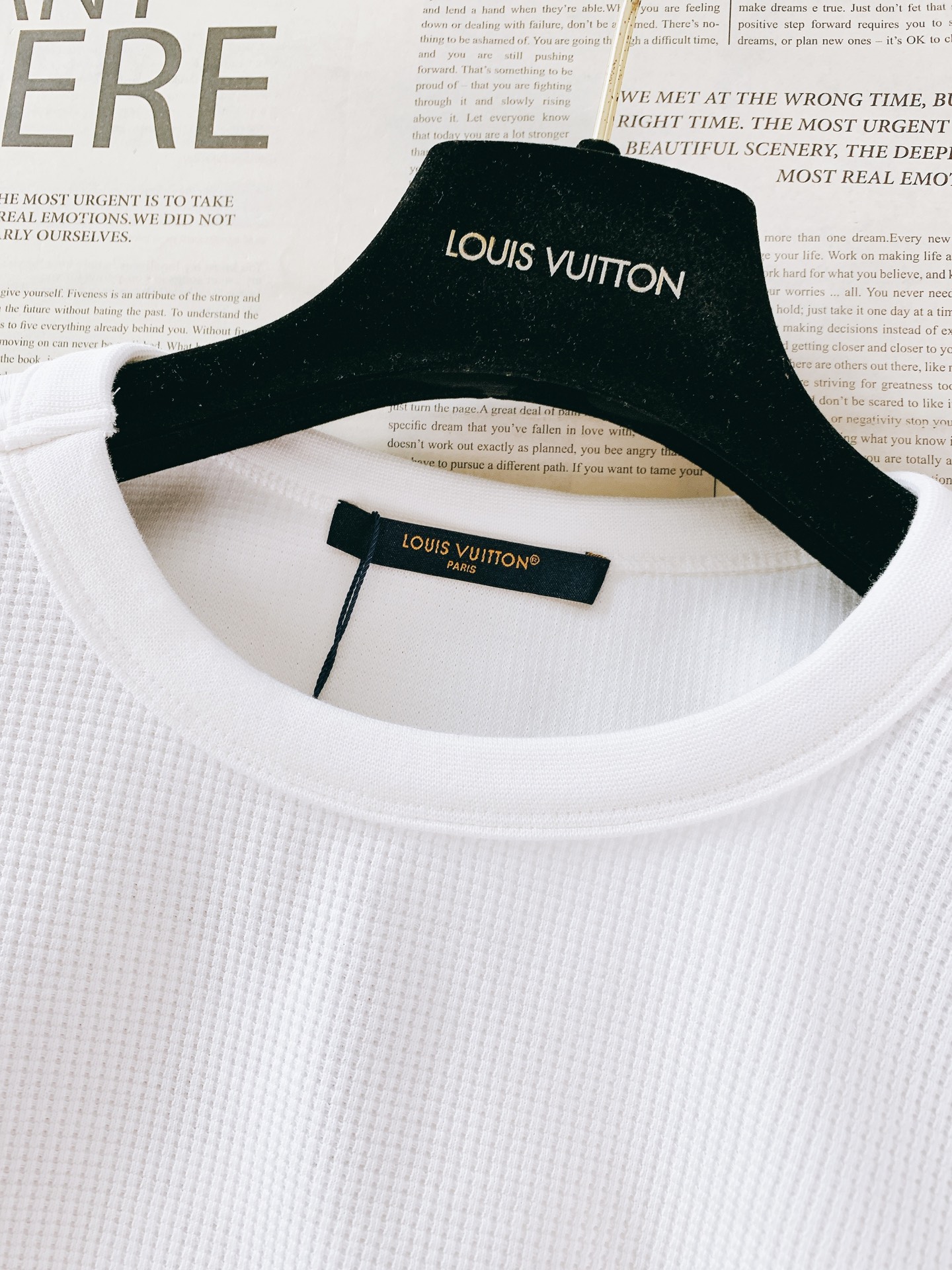 LouisVuitton 路易威登 华夫格长袖T恤精选高克重定织华夫格针织面料，立体肌理饱满清晰，上手软