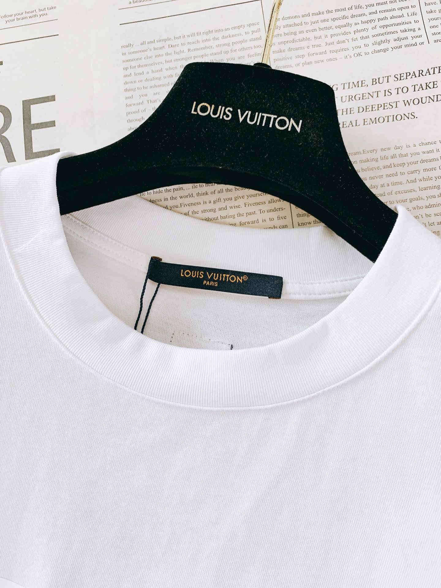 LouisVuitton 路易威登 2026SS春夏新品经典大Logo短袖👕甄选高支长绒棉，上身柔软透气