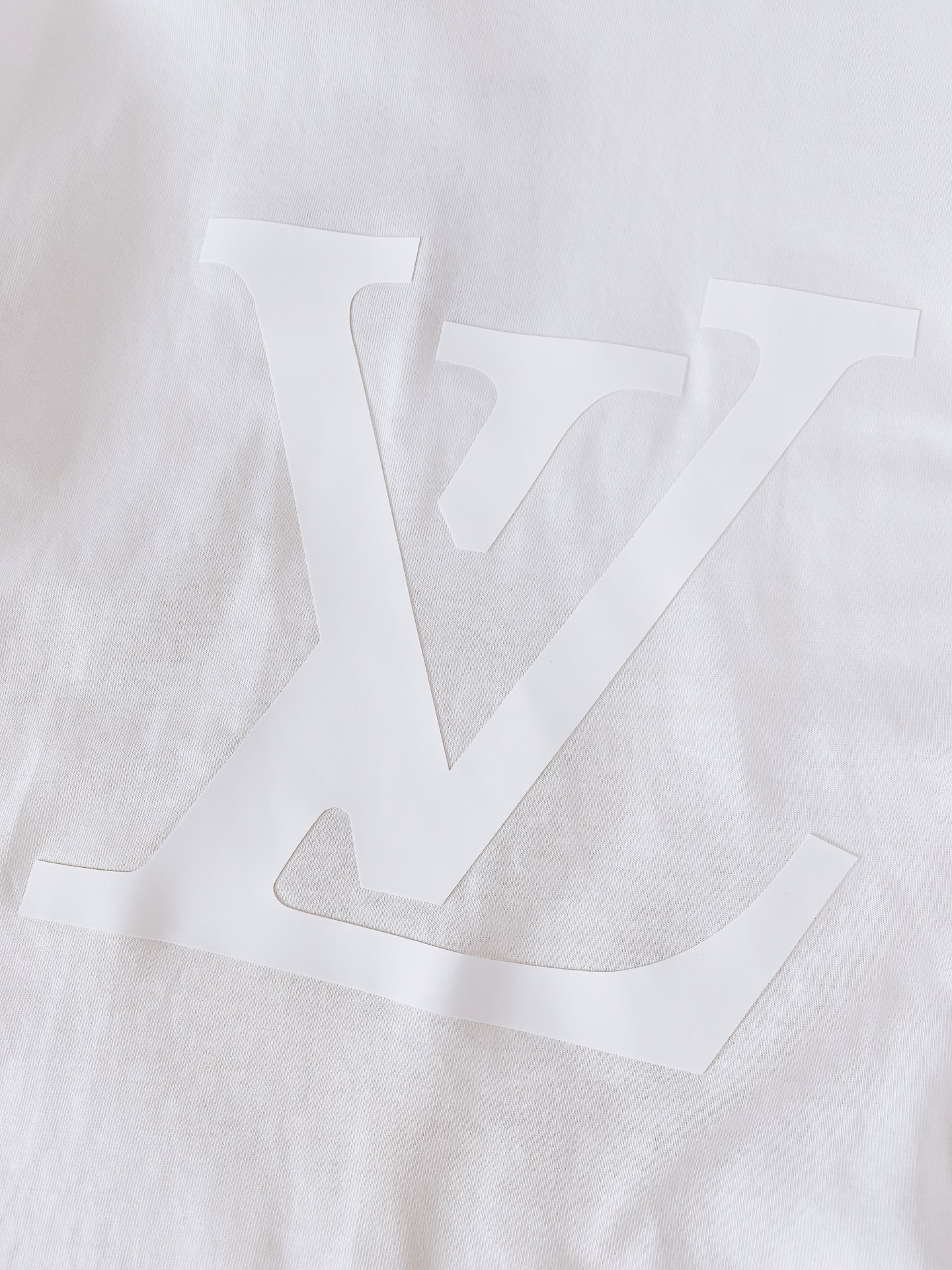 LouisVuitton 路易威登 2026SS春夏新品经典大Logo短袖👕甄选高支长绒棉，上身柔软透气