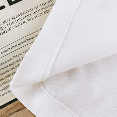 Moncler 蒙口 2026SS春夏新品 基础圆领短袖👕精选高支丝光棉材质,上身垂顺软糯,透气度适配整 Moncler 蒙口 2026SS春夏新品 基础圆领短袖👕精选高支丝光棉材质,上身垂顺软糯,透气度适配整
