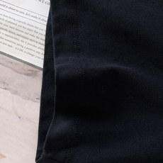 Moncler 蒙口 2026SS春夏新品 基础圆领短袖👕精选高支丝光棉材质,上身垂顺软糯,透气度适配整 Moncler 蒙口 2026SS春夏新品 基础圆领短袖👕精选高支丝光棉材质,上身垂顺软糯,透气度适配整