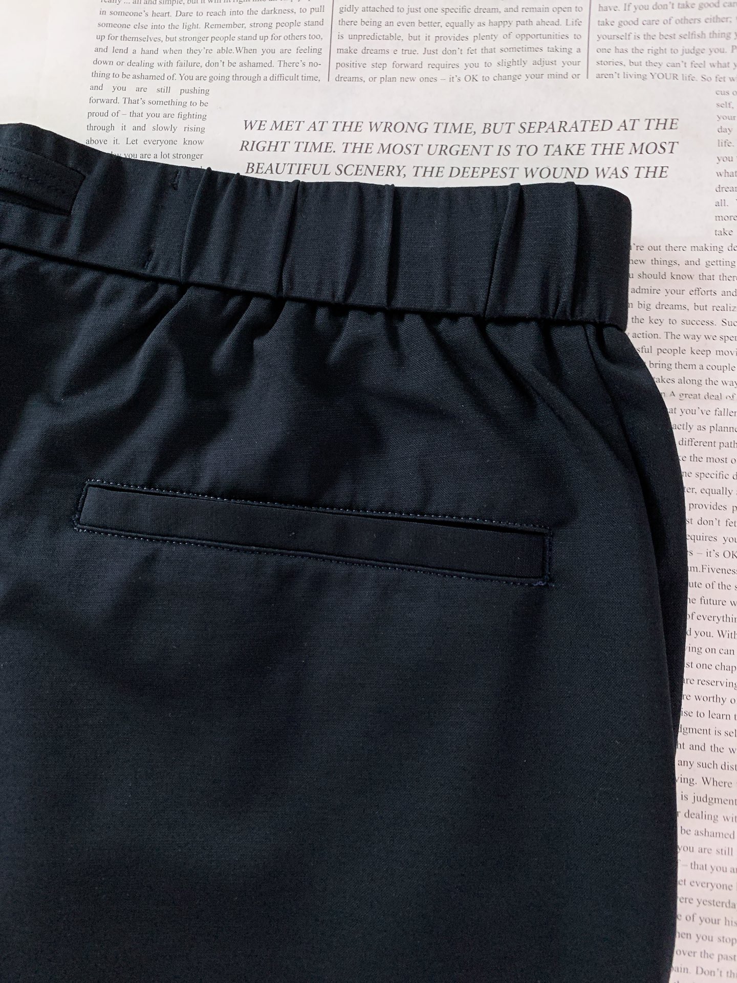 Ermenegildo Zegna 杰尼亚 2026SS春夏新品弹力直筒休闲长裤👖定制抗皱弹力面料，垂感