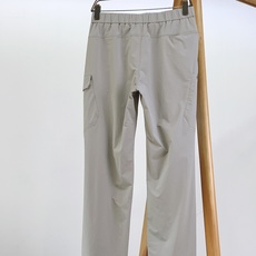 Moncler 蒙口 2026SS春夏新品 机能工装休闲长裤👖进口抗泼水速干面料,轻薄透气,出汗快速干爽 Moncler 蒙口 2026SS春夏新品 机能工装休闲长裤👖进口抗泼水速干面料,轻薄透气,出汗快速干爽