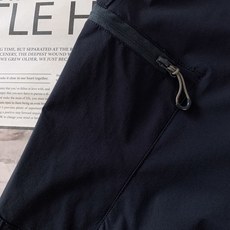 Moncler 蒙口 2026SS春夏新品 机能工装休闲长裤👖进口抗泼水速干面料,轻薄透气,出汗快速干爽 Moncler 蒙口 2026SS春夏新品 机能工装休闲长裤👖进口抗泼水速干面料,轻薄透气,出汗快速干爽