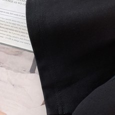 LoroPiana L.P SS春夏新品 休闲刺绣标识套装,精选定制混纺针织面料,手感顺滑柔软,透气舒适 LoroPiana L.P SS春夏新品 休闲刺绣标识套装,精选定制混纺针织面料,手感顺滑柔软,透气舒适