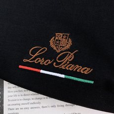 LoroPiana L.P SS春夏新品 休闲刺绣标识套装,精选定制混纺针织面料,手感顺滑柔软,透气舒适 LoroPiana L.P SS春夏新品 休闲刺绣标识套装,精选定制混纺针织面料,手感顺滑柔软,透气舒适