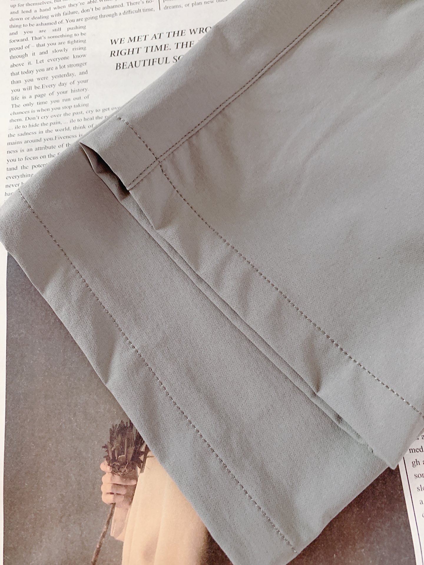 ARCTERYX 始祖鸟 2026SS春夏新品弹力机能休闲长裤，进口速干抗水面料，上身轻盈透气，日常小雨