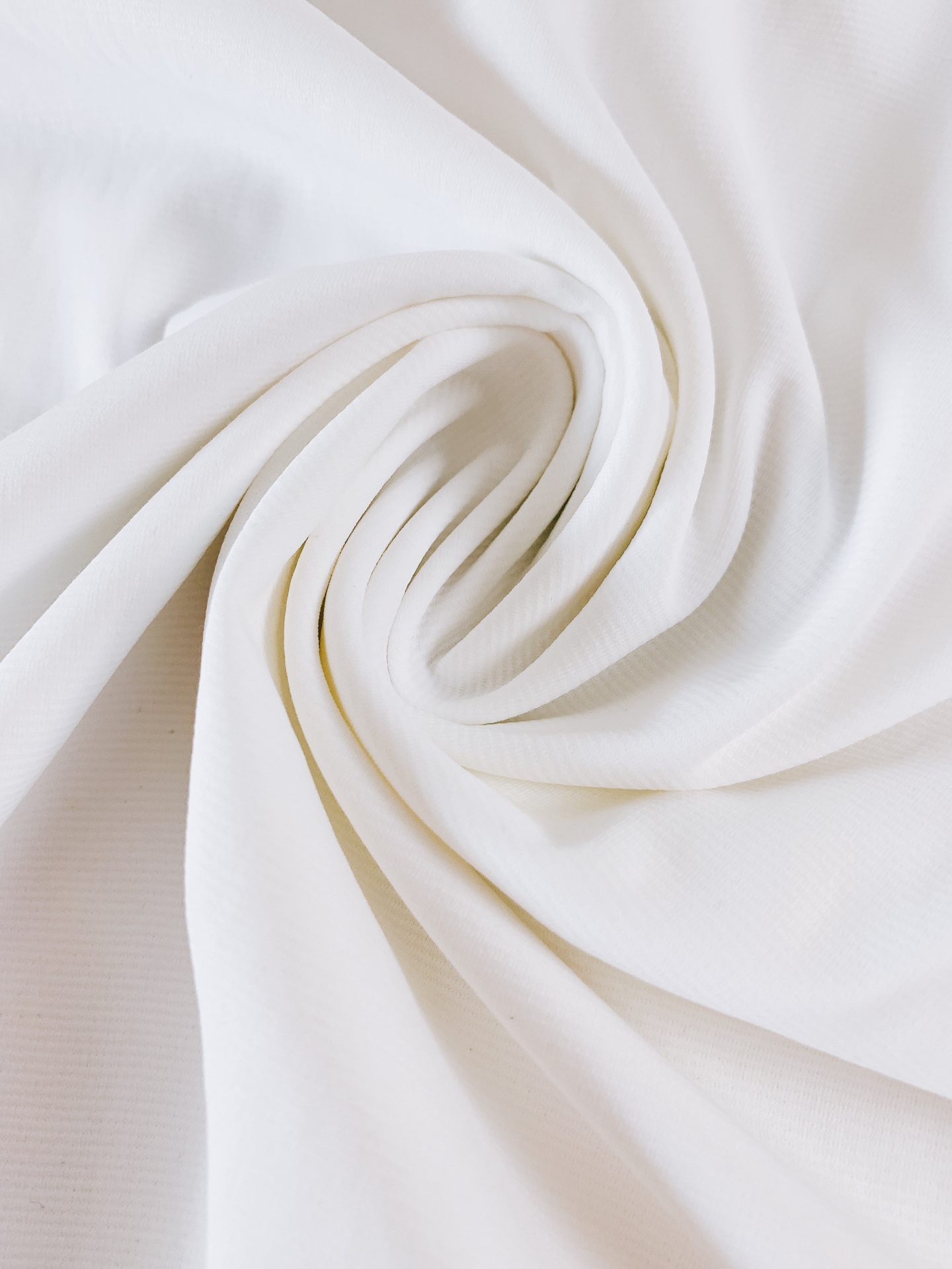 DESCENTE 迪桑特 夏季机能速干Polo👕精选品牌定制蜂窝结构功能面料，自带速干排汗、抑菌透气属性