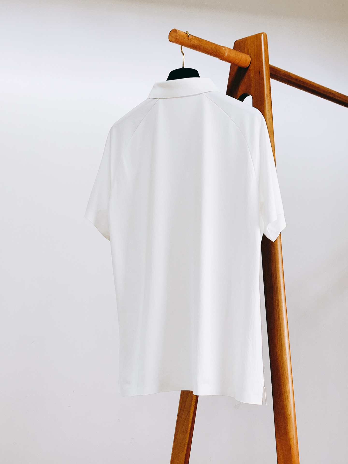 DESCENTE 迪桑特 夏季机能速干Polo👕精选品牌定制蜂窝结构功能面料，自带速干排汗、抑菌透气属性
