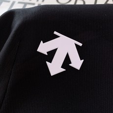 DESCENTE 迪桑特 夏季机能速干Polo👕精选品牌定制蜂窝结构功能面料,自带速干排汗、抑菌透气属性 DESCENTE 迪桑特 夏季机能速干Polo👕精选品牌定制蜂窝结构功能面料,自带速干排汗、抑菌透气属性