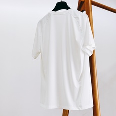 DESCENTE 迪桑特 夏季机能速干圆领短袖👕专属蜂窝网眼功能性面料,透气散热效果出众,具备速干排汗、 DESCENTE 迪桑特 夏季机能速干圆领短袖👕专属蜂窝网眼功能性面料,透气散热效果出众,具备速干排汗、