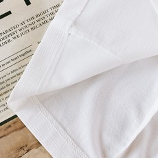 DESCENTE 迪桑特 夏季机能速干圆领短袖👕专属蜂窝网眼功能性面料,透气散热效果出众,具备速干排汗、 DESCENTE 迪桑特 夏季机能速干圆领短袖👕专属蜂窝网眼功能性面料,透气散热效果出众,具备速干排汗、