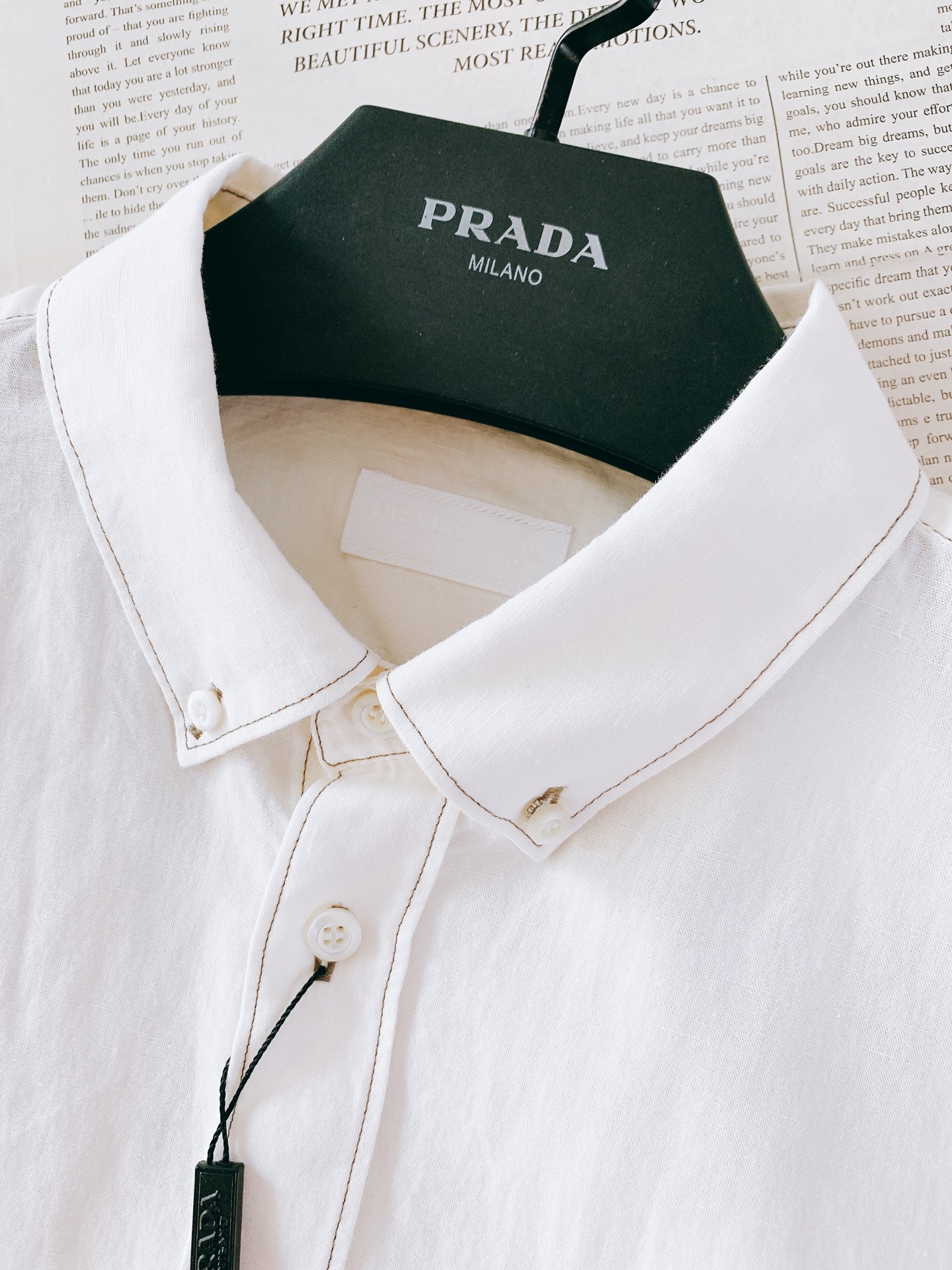 Prada 普拉达 2026SS春夏新品 翻领偏宽松衬衫材质 棉麻混纺尺码	衣长   胸围      肩