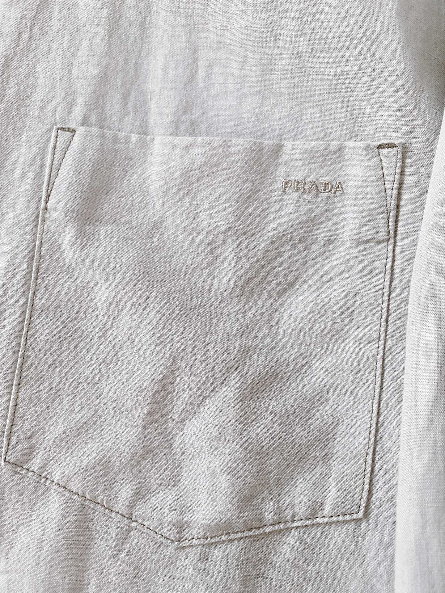 Prada 普拉达 2026SS春夏新品 翻领偏宽松衬衫材质 棉麻混纺尺码	衣长   胸围      肩