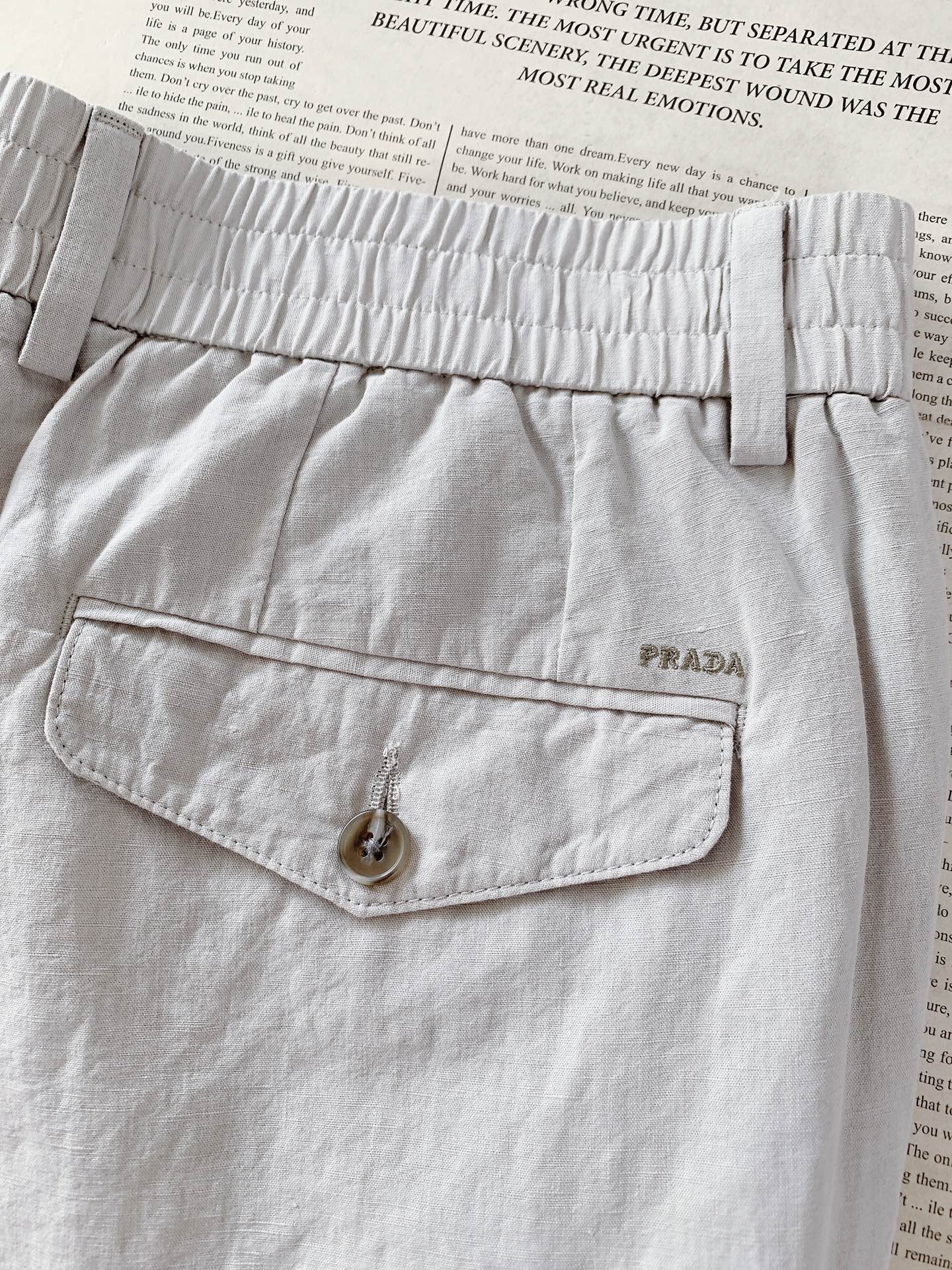 Prada 普拉达 2026SS春夏新品 松紧运动休闲裤👖 材质   亚麻混纺时尚系列，独特设计，抽绳休