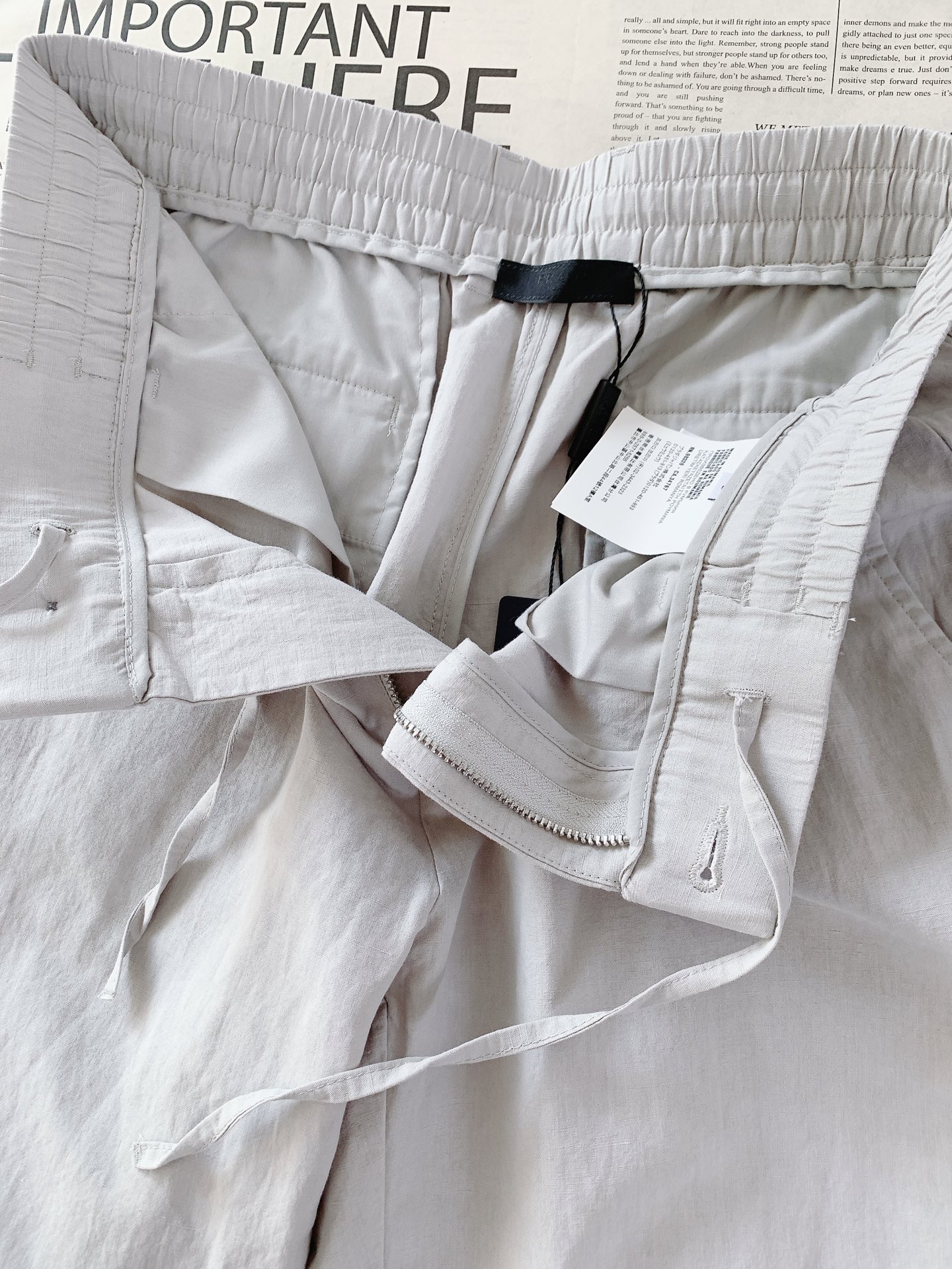 Prada 普拉达 2026SS春夏新品 松紧运动休闲裤👖 材质   亚麻混纺时尚系列，独特设计，抽绳休