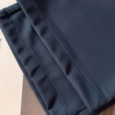 Gucci 古驰 2026SS春夏新品 男士轻奢弹力休闲西裤,进口高密垂感面料,自带凉感抗皱属性,日常久 Gucci 古驰 2026SS春夏新品 男士轻奢弹力休闲西裤,进口高密垂感面料,自带凉感抗皱属性,日常久