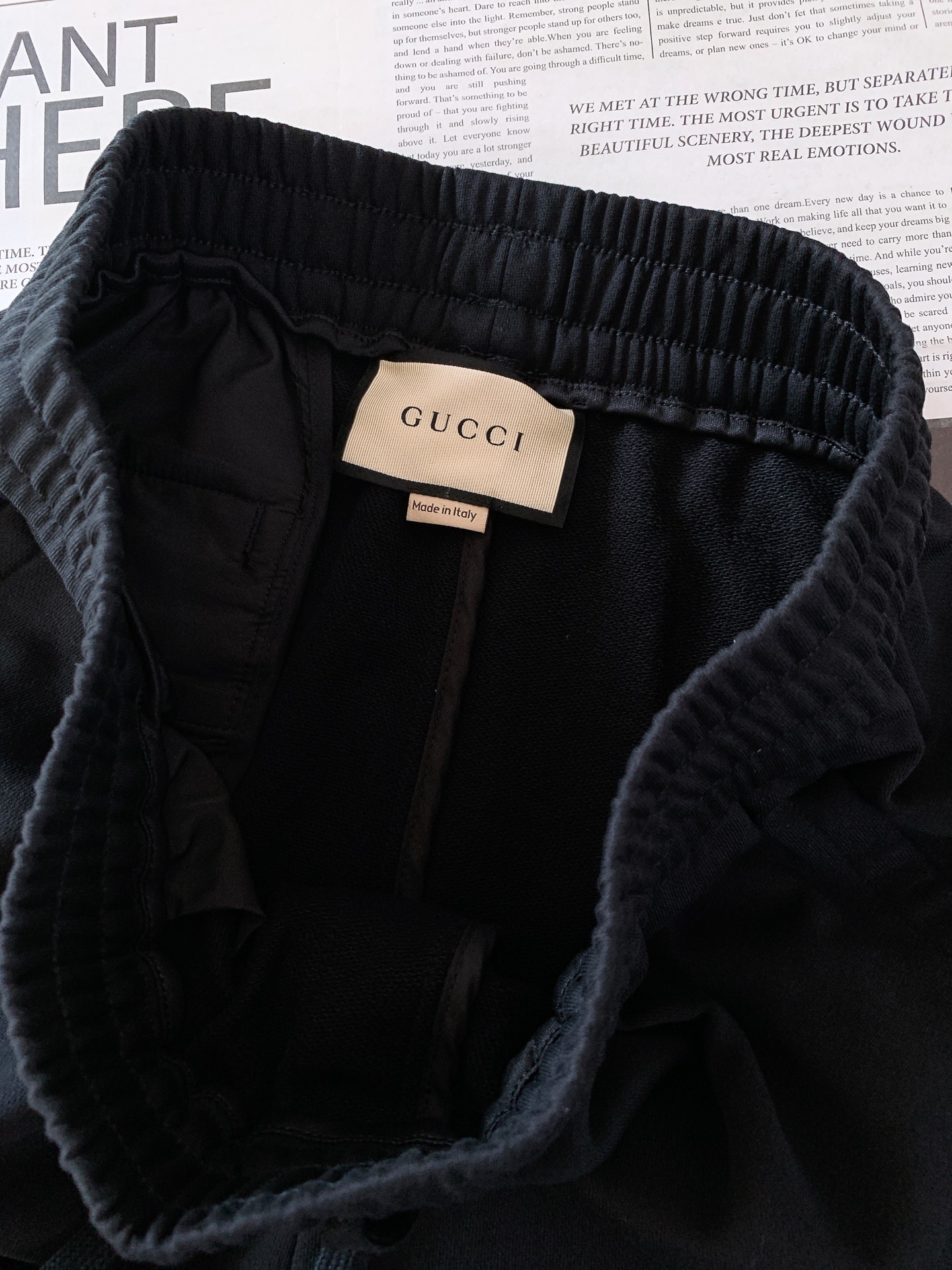 Gucci 古驰 2026SS春夏新品 GG刺绣五分短裤，进口精梳全棉面料，质地厚实，上身舒适透气，炎热