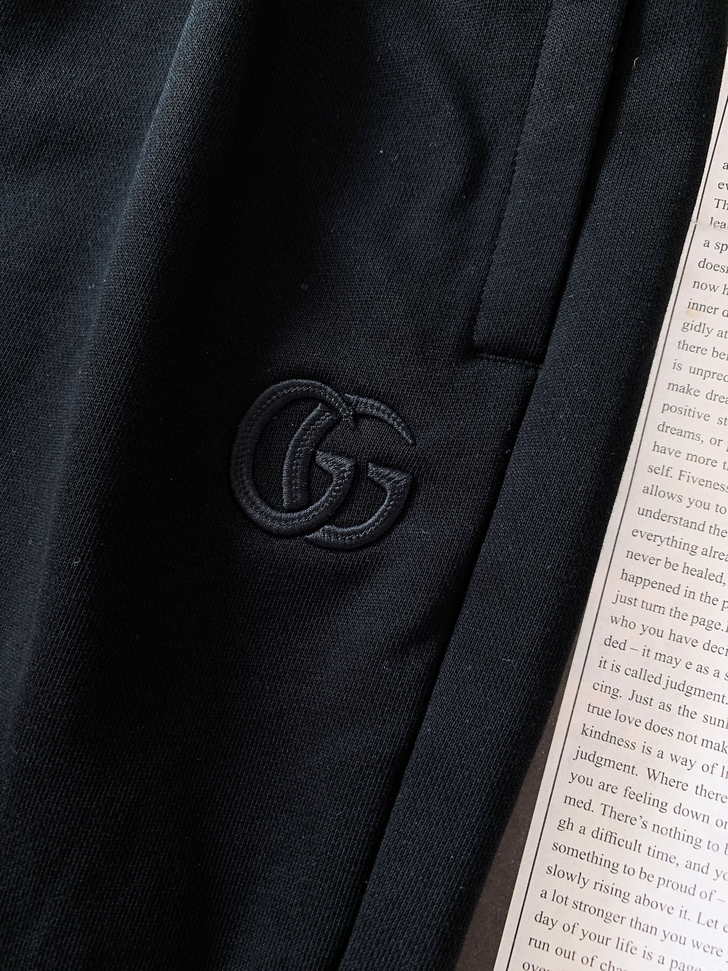 Gucci 古驰 2026SS春夏新品 GG刺绣五分短裤，进口精梳全棉面料，质地厚实，上身舒适透气，炎热