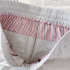 Thom Browne 汤姆·布朗 2026SS春夏新品 机能休闲束脚长裤👖定制方格抗皱速干面料,轻薄透 Thom Browne 汤姆·布朗 2026SS春夏新品 机能休闲束脚长裤👖定制方格抗皱速干面料,轻薄透