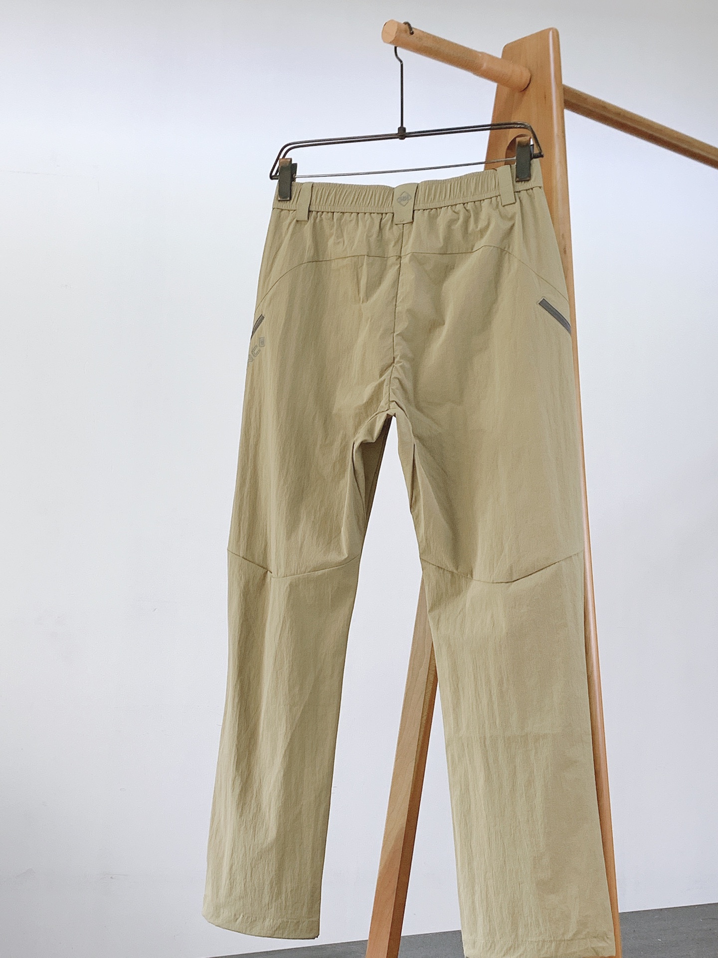 Helly Hansen 耶尔.汉森 2026SS春夏新品机能户外休闲长裤👖定制抗皱弹力速干面料，表层具