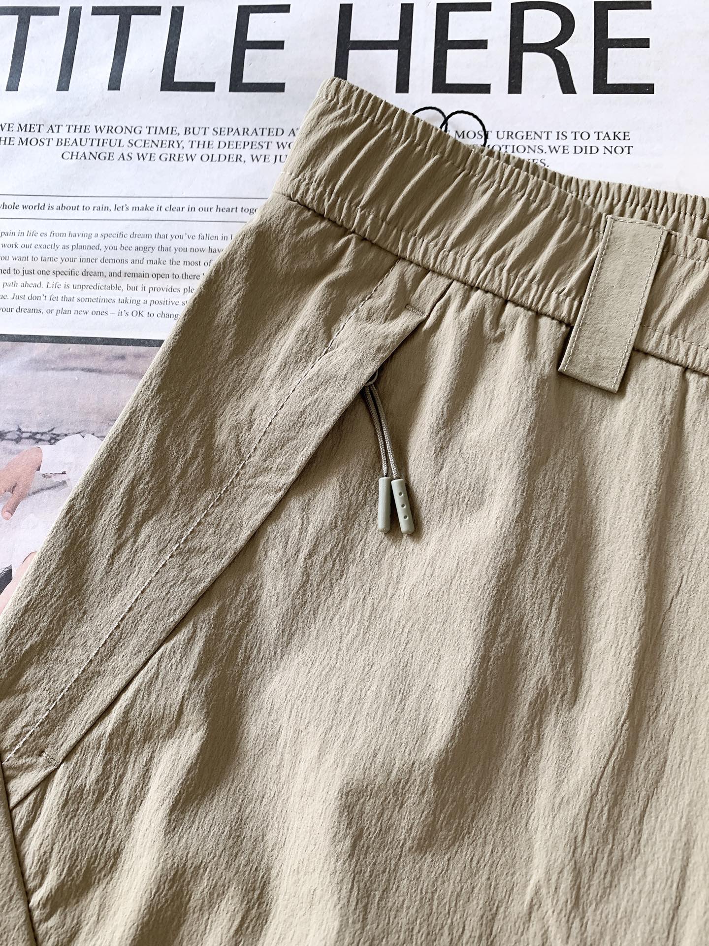 Helly Hansen 耶尔.汉森 2026SS春夏新品机能户外休闲长裤👖定制抗皱弹力速干面料，表层具