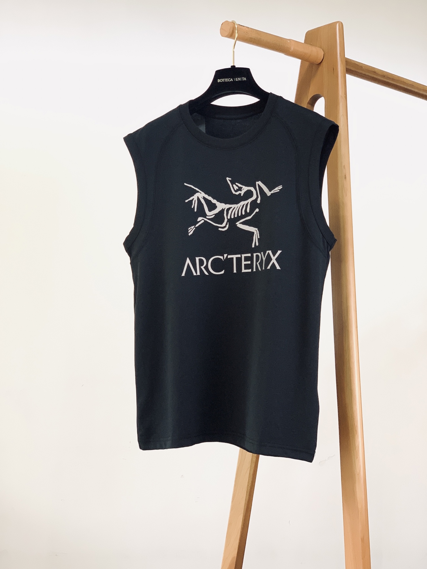ARCTERYX 始祖鸟 2026SS春夏新品经典骨架无袖机能背心🎽定制速干透气针织面料，上身清爽软糯，