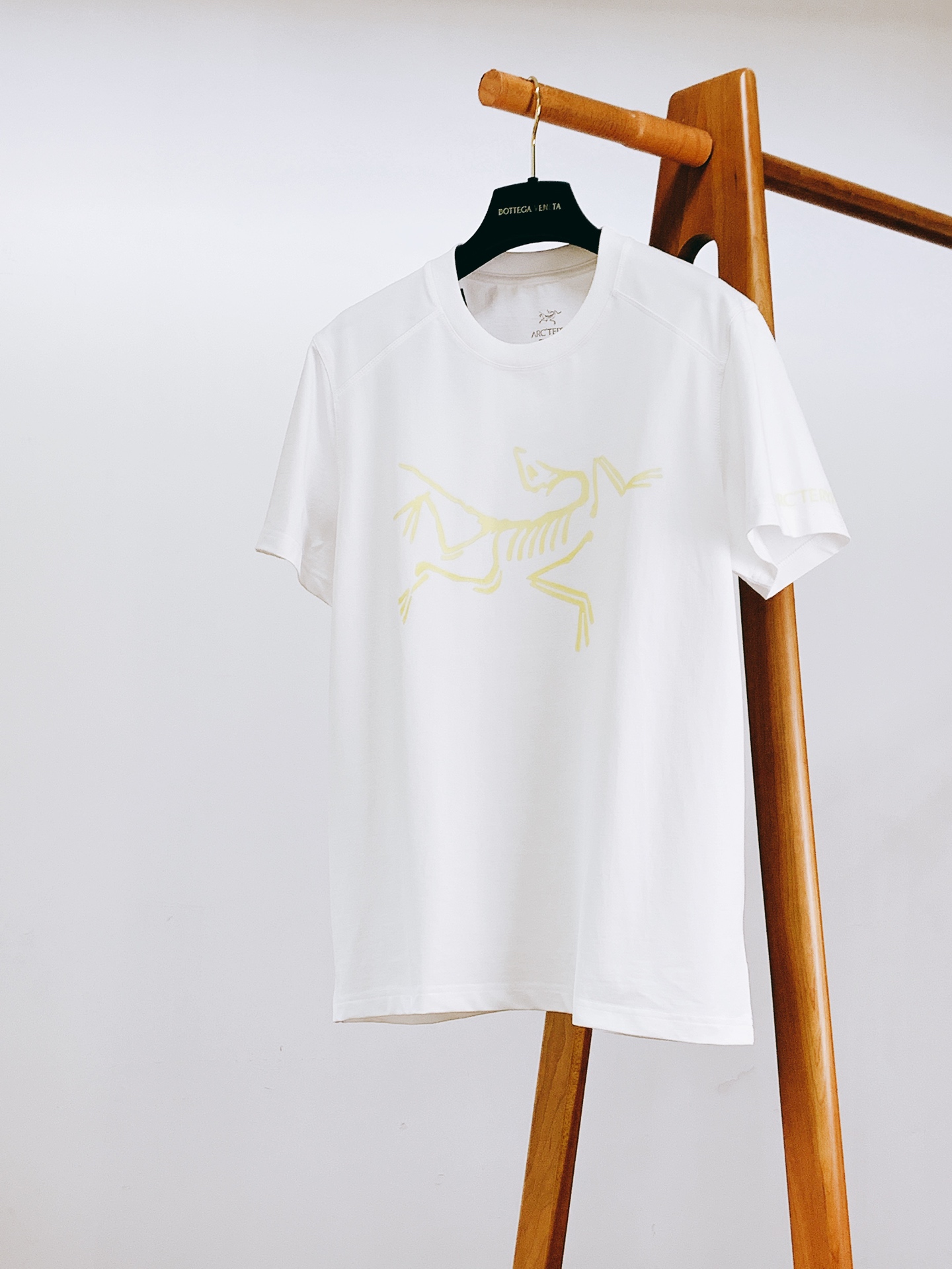 ARCTERYX 始祖鸟 2026SS春夏新品化石大鸟印花速干短袖👕定制专业速干透气面料，上身体感轻薄冰