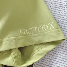 ARCTERYX 始祖鸟 2026SS春夏新品化石大鸟印花速干短袖👕定制专业速干透气面料,上身体感轻薄冰 ARCTERYX 始祖鸟 2026SS春夏新品化石大鸟印花速干短袖👕定制专业速干透气面料,上身体感轻薄冰