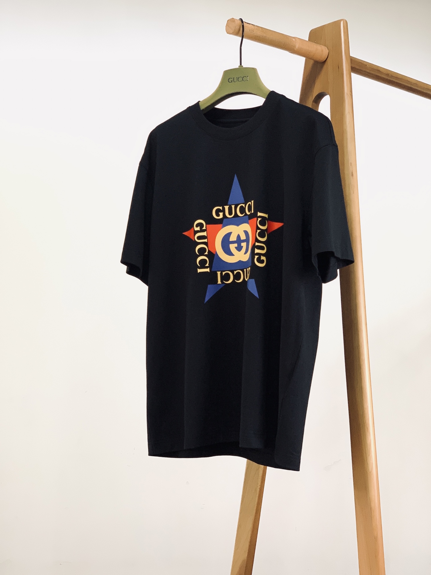 Gucci 古驰 2026SS春夏新品 五角星GG短袖印花T恤👕高克重精梳长绒棉料子，软糯垂顺，夏天穿透