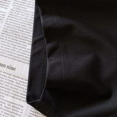 Prada 普拉达 2026SS春夏新品 复古邮差包素描印花短袖👕甄选高支双丝光长绒棉面料,触感软糯细腻 Prada 普拉达 2026SS春夏新品 复古邮差包素描印花短袖👕甄选高支双丝光长绒棉面料,触感软糯细腻