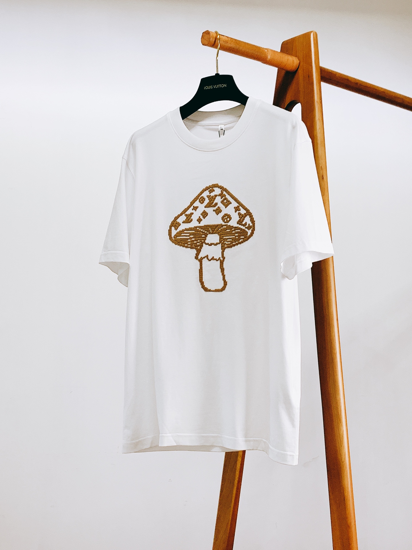 LouisVuitton 路易威登 2026SS春夏新品创意蘑菇老花刺绣短袖👕甄选250g高支双丝光长绒