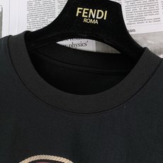 Fendi芬迪 2026SS春夏新品马年限定红格骏马短袖👕甄选240g高支双丝光长绒棉,成衣预水洗软化处 Fendi芬迪 2026SS春夏新品马年限定红格骏马短袖👕甄选240g高支双丝光长绒棉,成衣预水洗软化处
