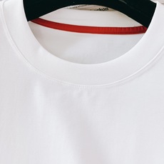 Kiton 奇顿 2026SS春夏新品轻奢基础短袖T恤👕高支液氨长绒棉,丝滑垂顺透气不粘身领口暗藏撞色红 Kiton 奇顿 2026SS春夏新品轻奢基础短袖T恤👕高支液氨长绒棉,丝滑垂顺透气不粘身领口暗藏撞色红