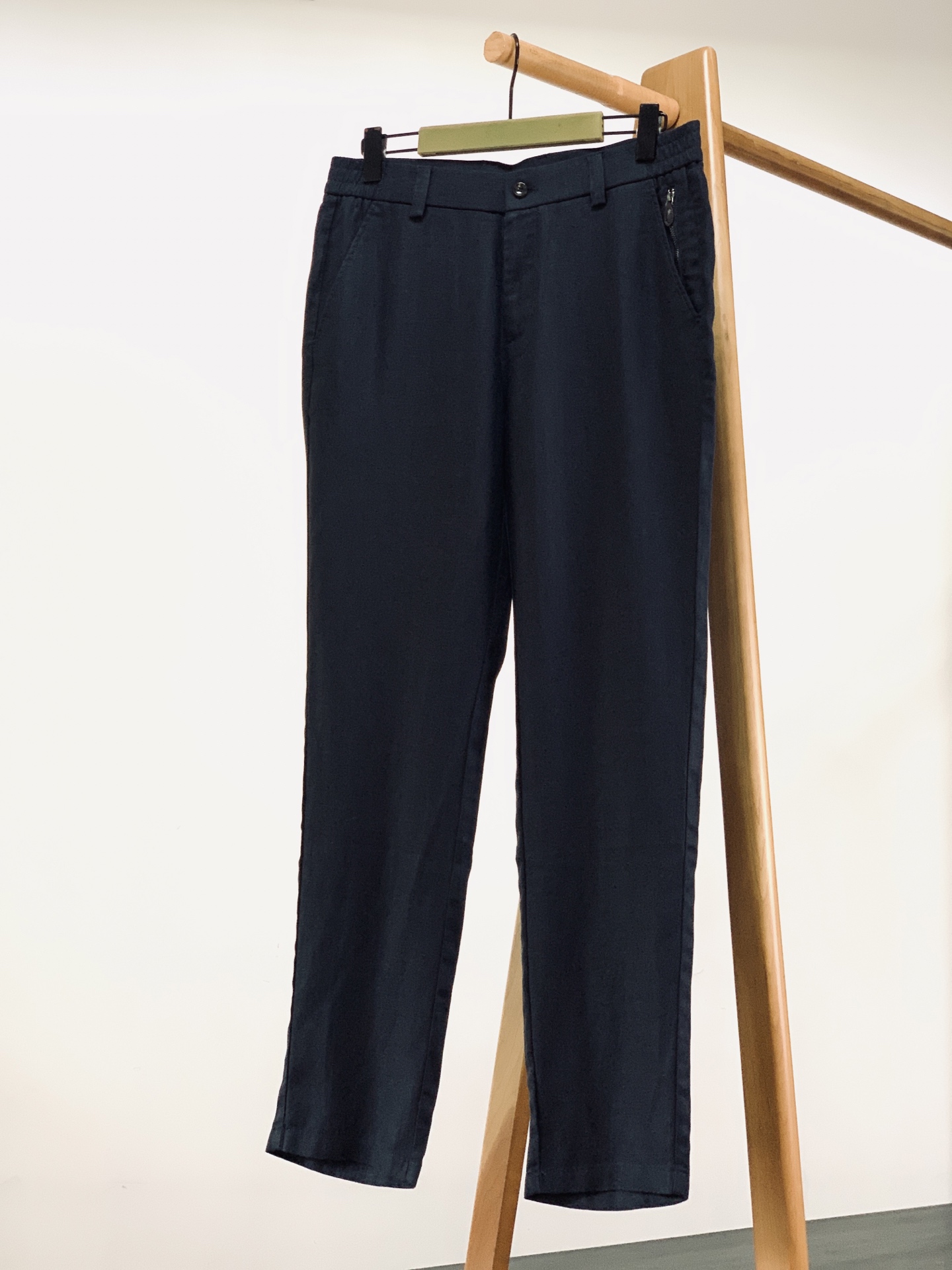 Berluti 伯鲁蒂 2026SS春夏新品 高端亚麻休闲长裤👖甄选高支水洗亚麻混纺面料，自带细腻柔和人