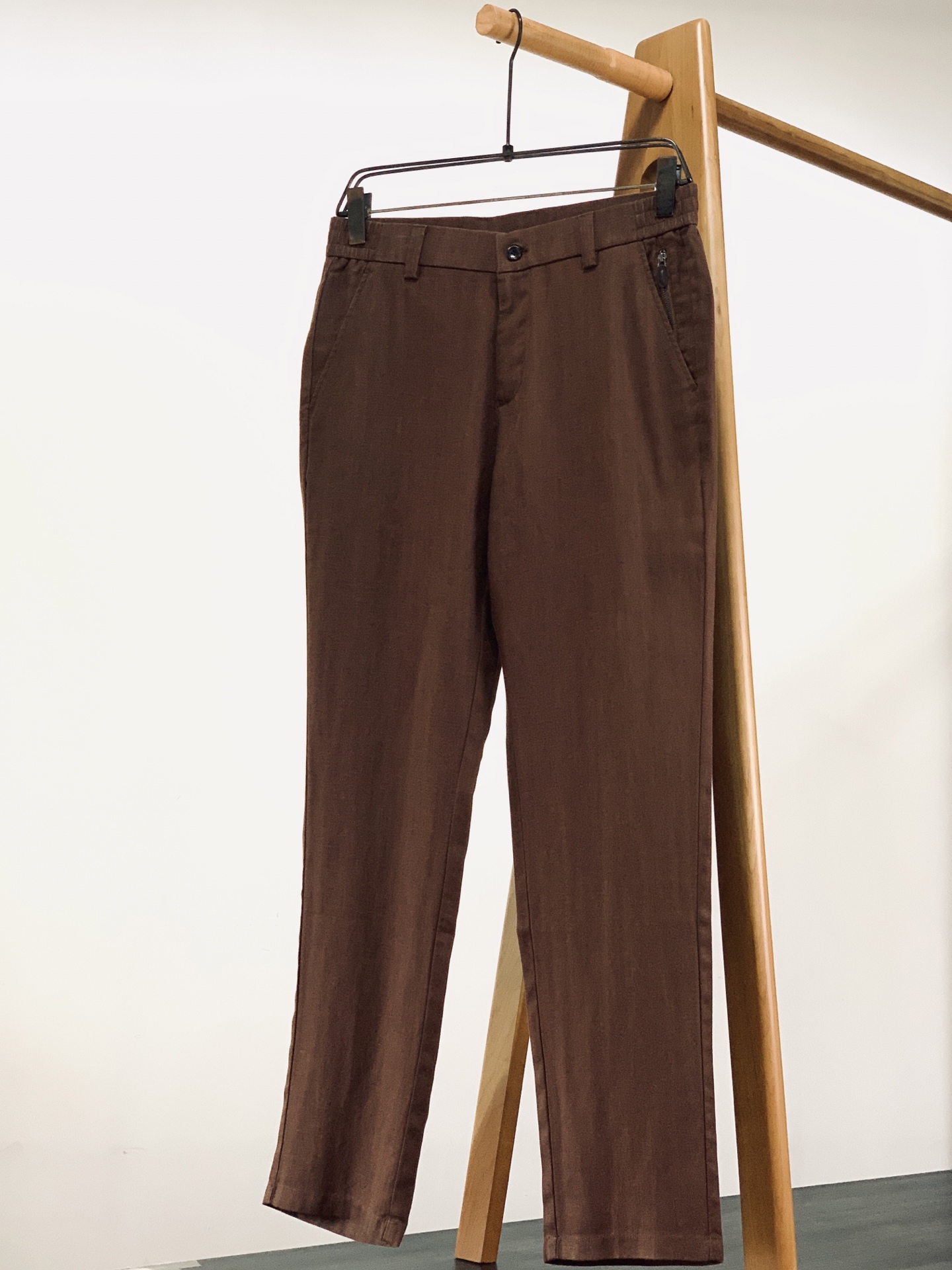 Berluti 伯鲁蒂 2026SS春夏新品 高端亚麻休闲长裤👖甄选高支水洗亚麻混纺面料，自带细腻柔和人