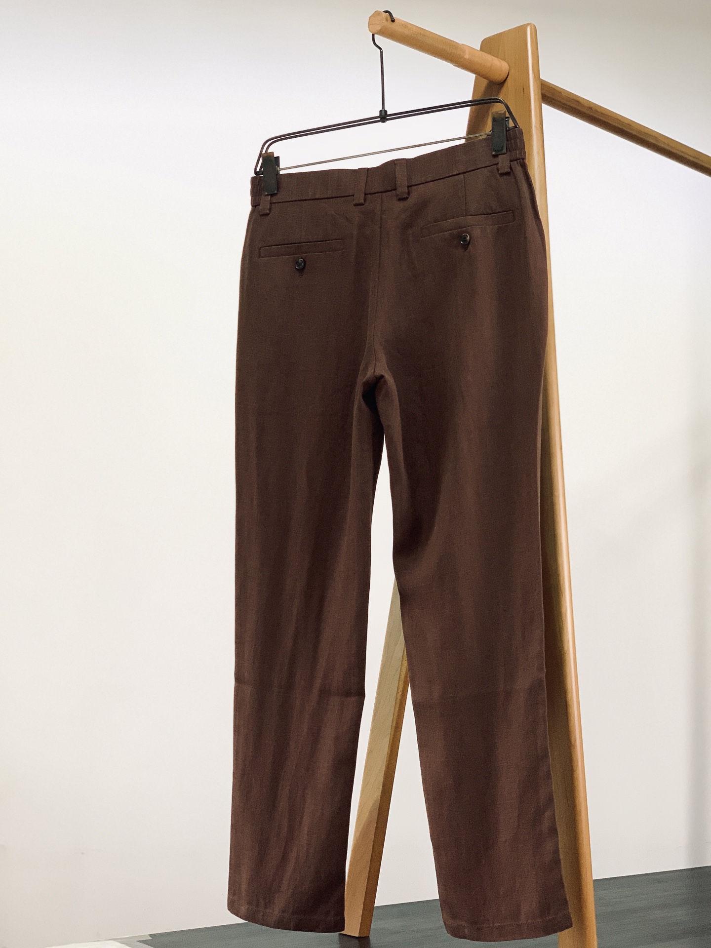 Berluti 伯鲁蒂 2026SS春夏新品 高端亚麻休闲长裤👖甄选高支水洗亚麻混纺面料，自带细腻柔和人