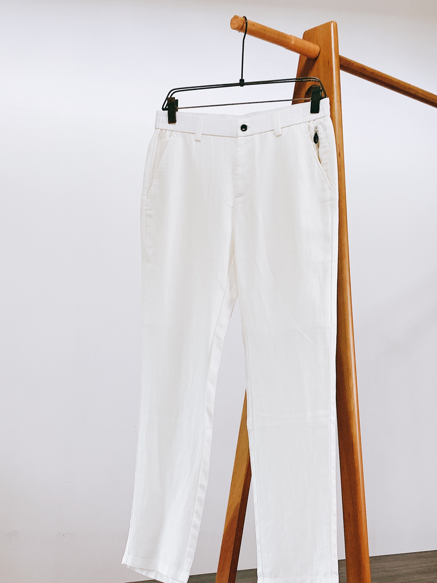 Berluti 伯鲁蒂 2026SS春夏新品 高端亚麻休闲长裤👖甄选高支水洗亚麻混纺面料，自带细腻柔和人
